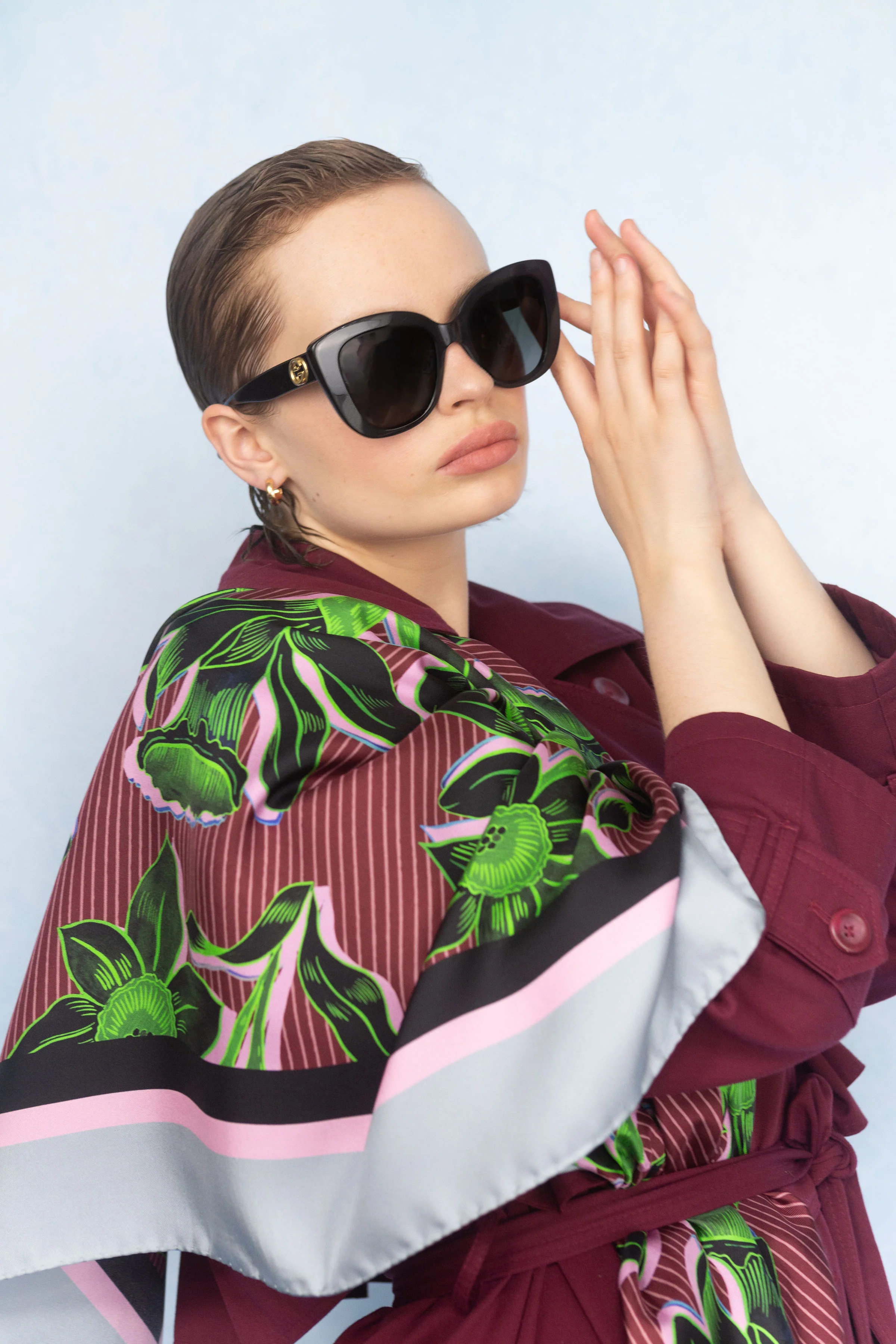 "LES FLEURS" STATEMENT SCARF - Image 4