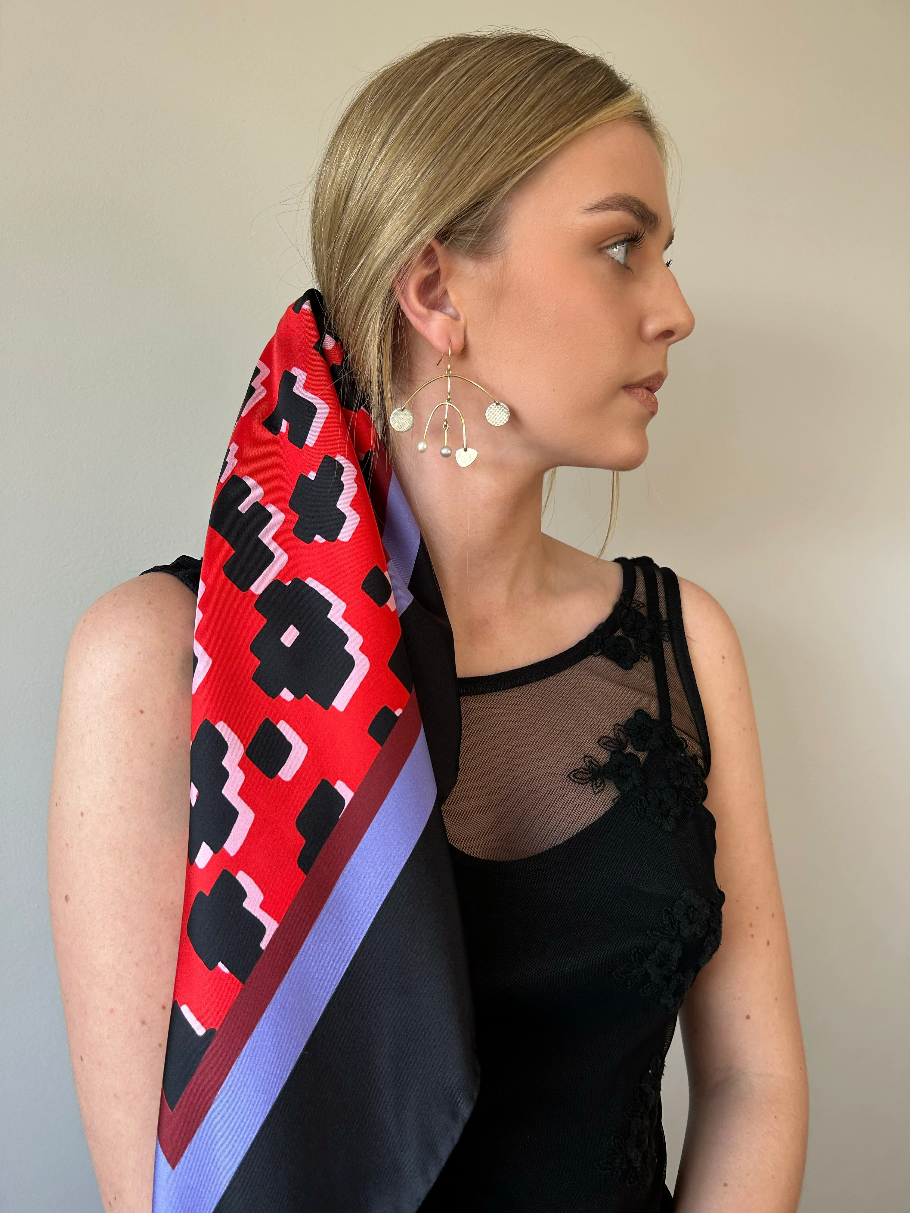 "LOVE" GRAPHIC ANIMAL PRINT SCARF - Image 4