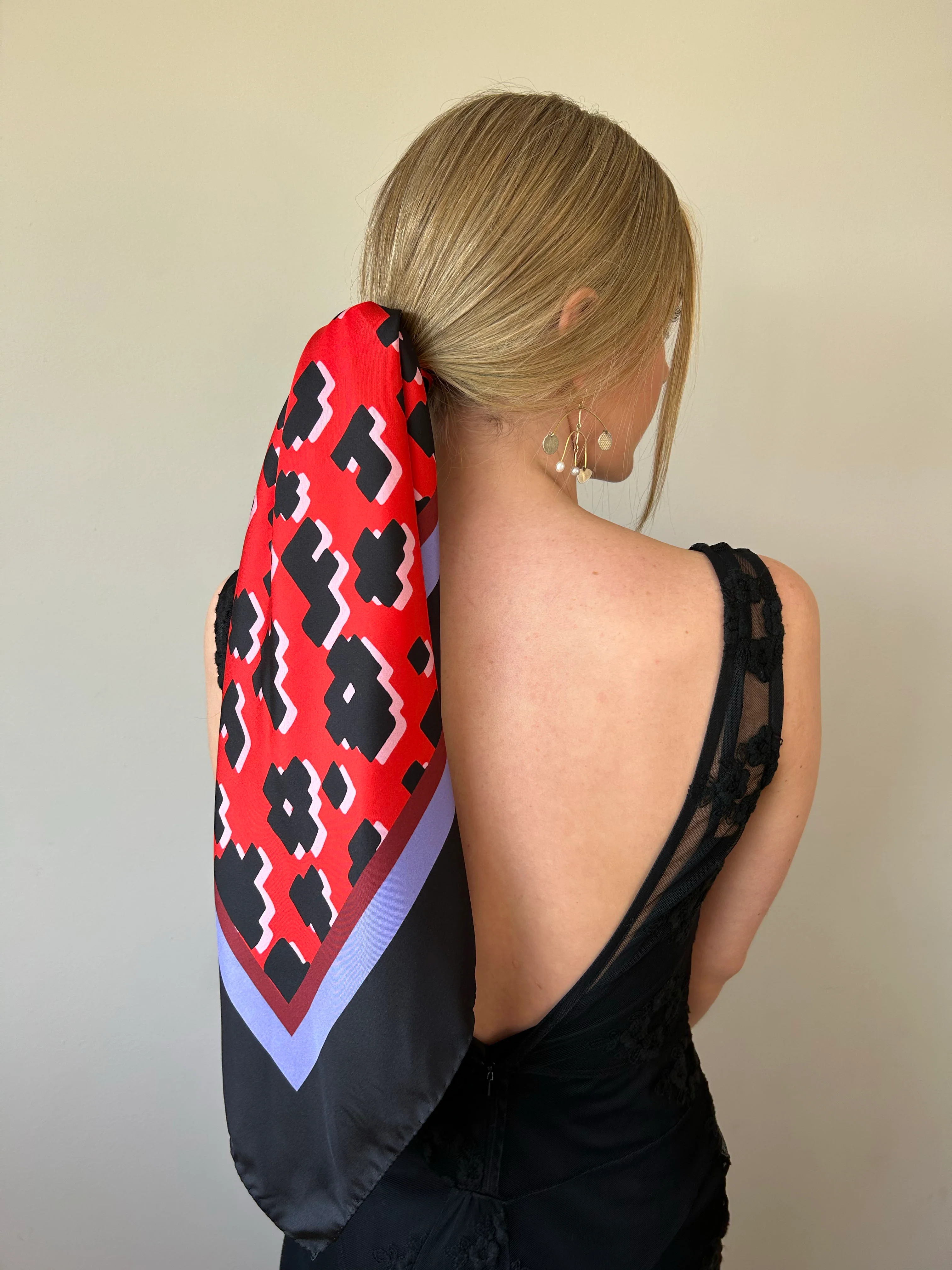 "LOVE" GRAPHIC ANIMAL PRINT SCARF - Image 6